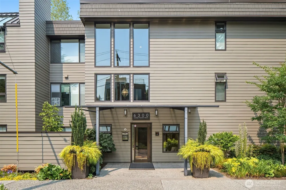 6300 Sand Point Way NE #306 Seattle, WA 98115