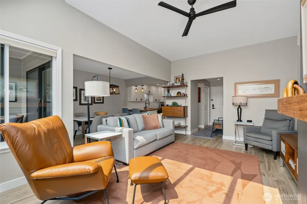 6300 Sand Point Way NE #306 Seattle, WA 98115