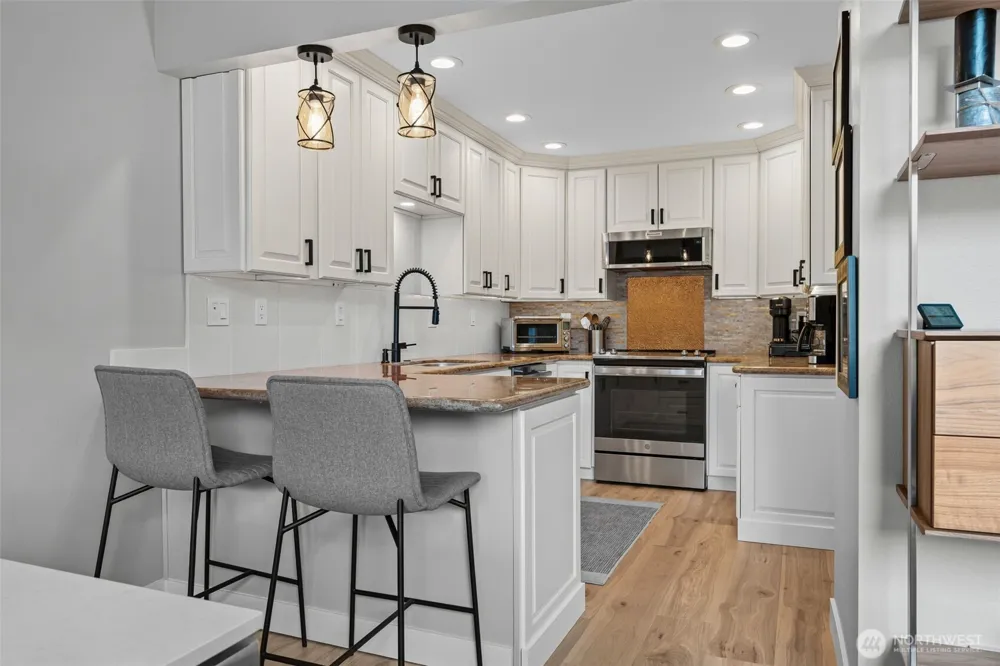 6300 Sand Point Way NE #306 Seattle, WA 98115