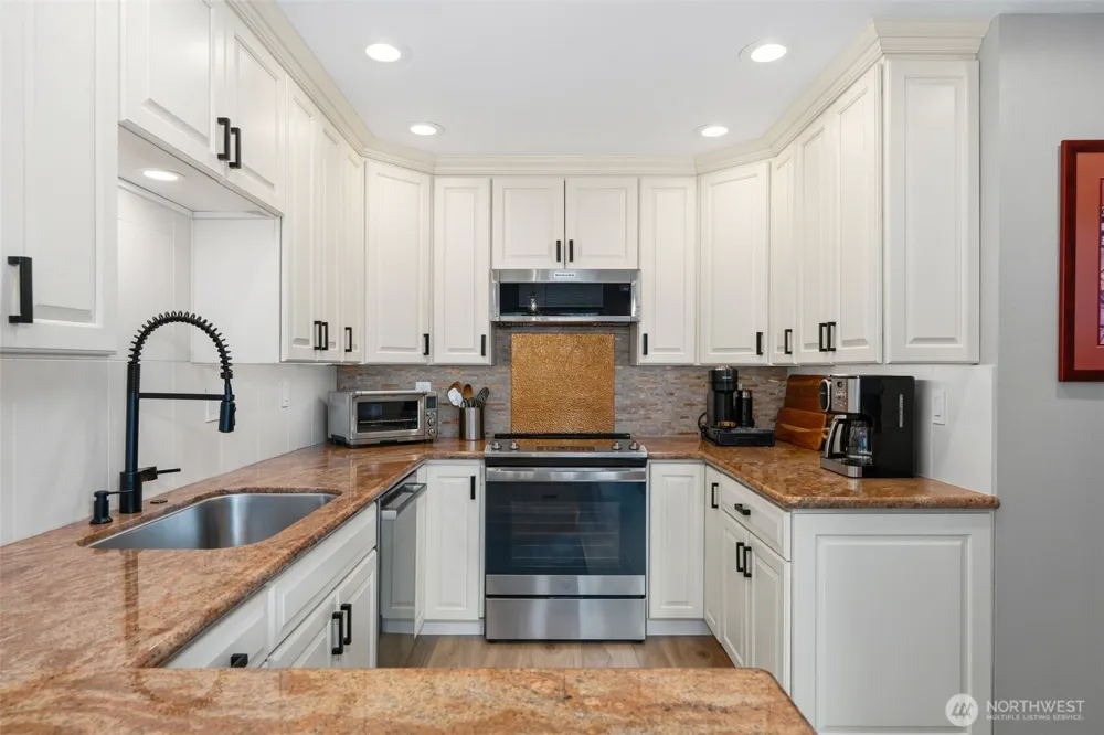 6300 Sand Point Way NE #306 Seattle, WA 98115