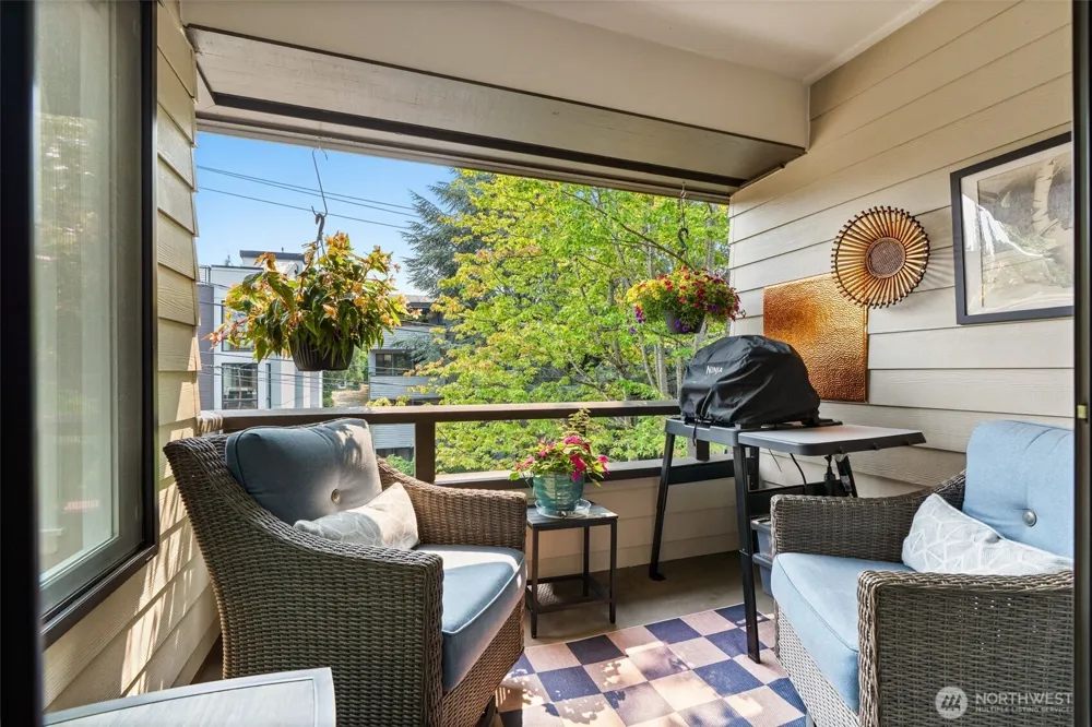 6300 Sand Point Way NE #306 Seattle, WA 98115