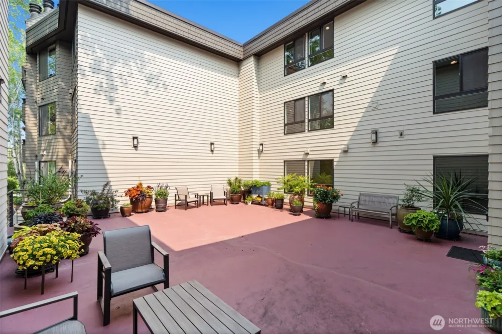 6300 Sand Point Way NE #306 Seattle, WA 98115