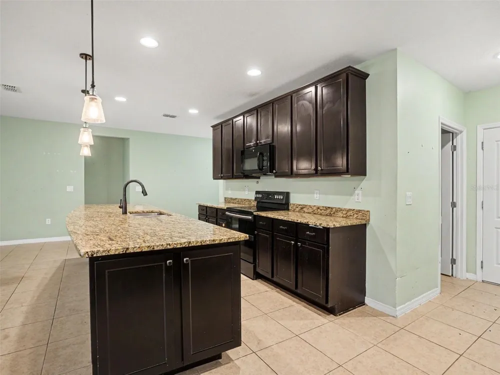 243 MILESTONE DRIVE Haines City, FL 33844