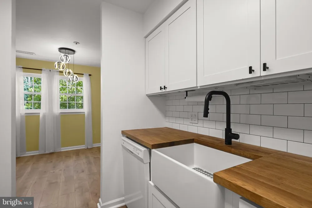 8393 MONTGOMERY RUN ROAD #L Ellicott City, MD 21043