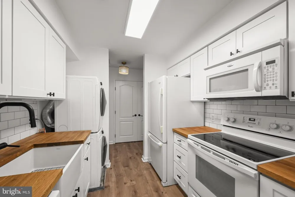 8393 MONTGOMERY RUN ROAD #L Ellicott City, MD 21043