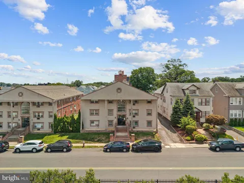816 W GRAND STREET #3A