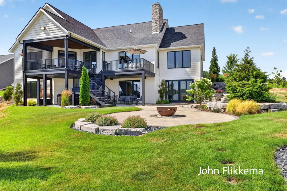 8326 Tantrum Drive Allendale, MI 49401