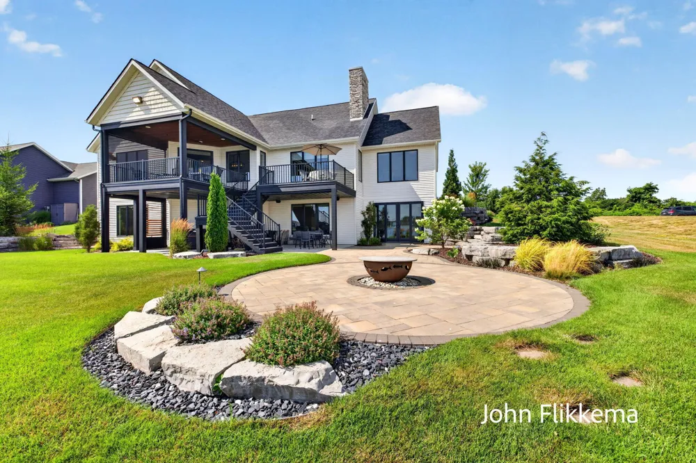 8326 Tantrum Drive Allendale, MI 49401