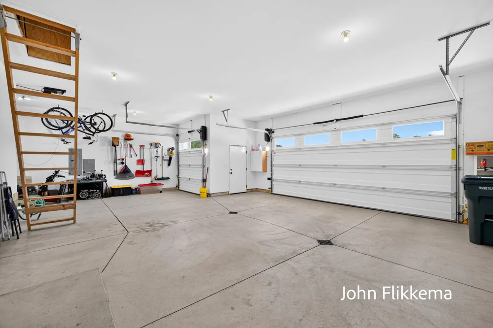 8326 Tantrum Drive Allendale, MI 49401