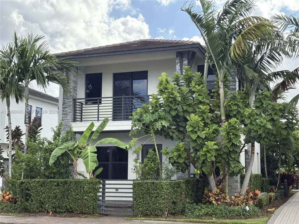 8217 NW 46th St Doral, FL 33166