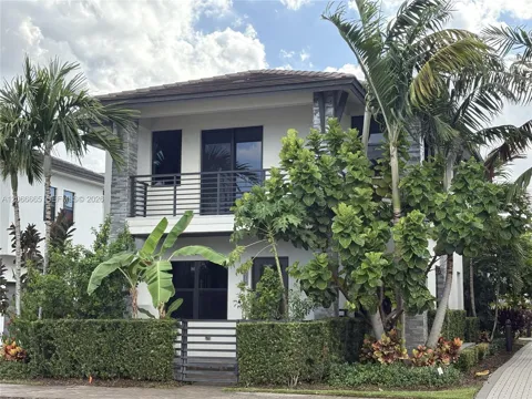 8217 NW 46th St
