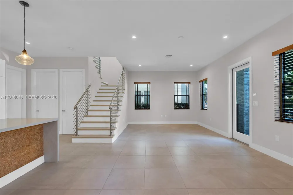 8217 NW 46th St Doral, FL 33166