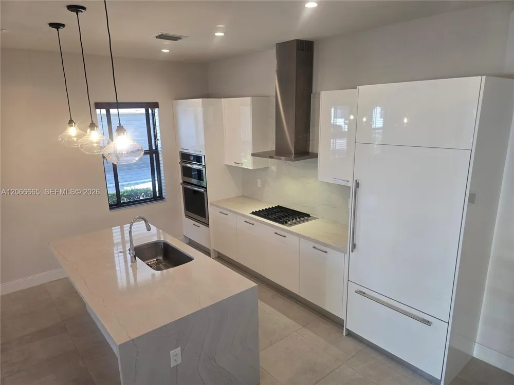 8217 NW 46th St Doral, FL 33166