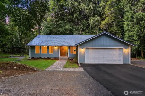 220 E Moore Lane