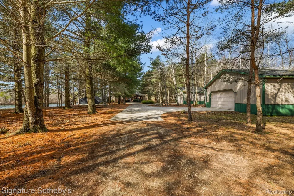 7699 MINNICK ROAD Rubicon Township, MI 48441