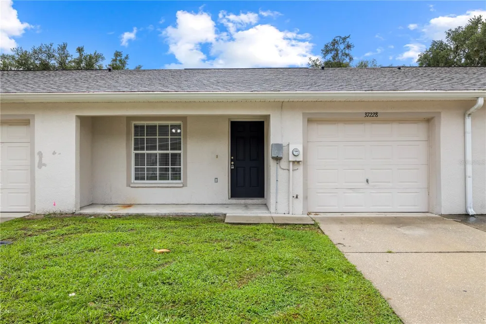 37228 GRASSY HILL LANE Dade City, FL 33525