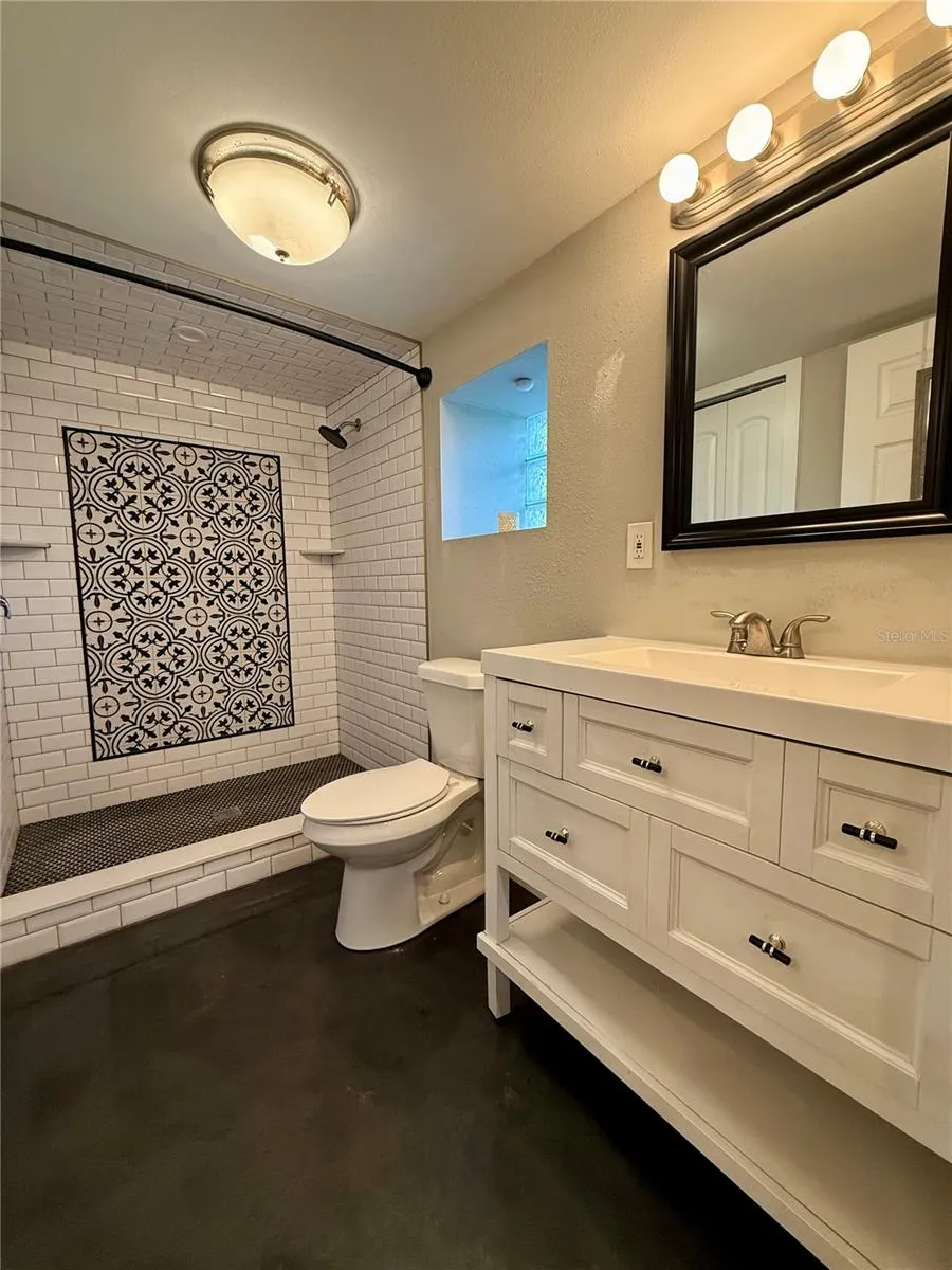 3528 5TH AVENUE St Petersburg, FL 33713