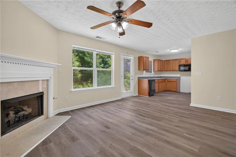 9426 Lakeview Road Union City, GA 30291