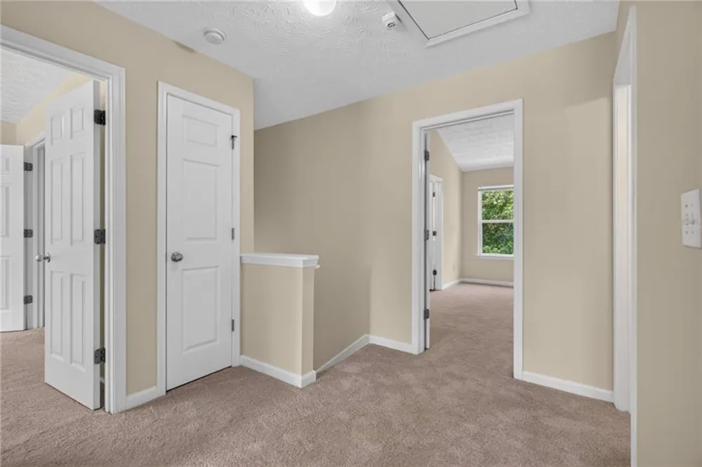 9426 Lakeview Road Union City, GA 30291