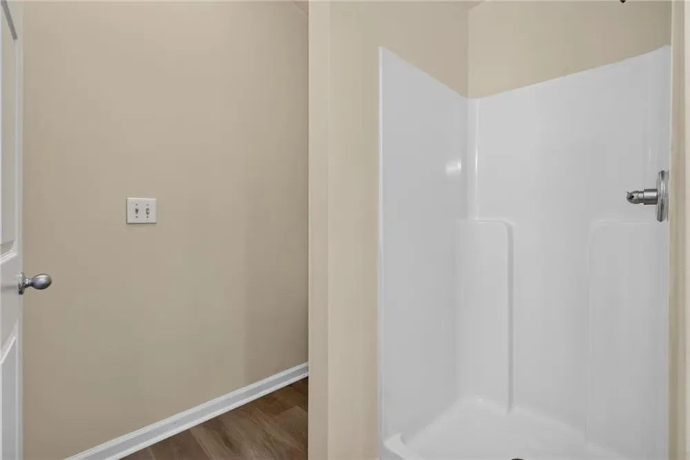 9426 Lakeview Road Union City, GA 30291