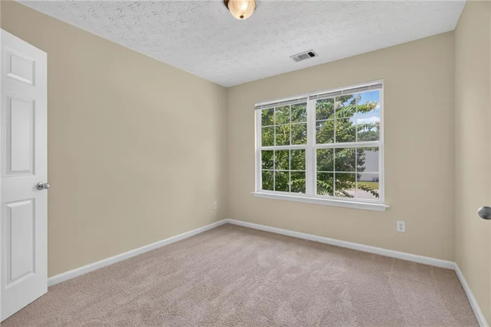 9426 Lakeview Road Union City, GA 30291