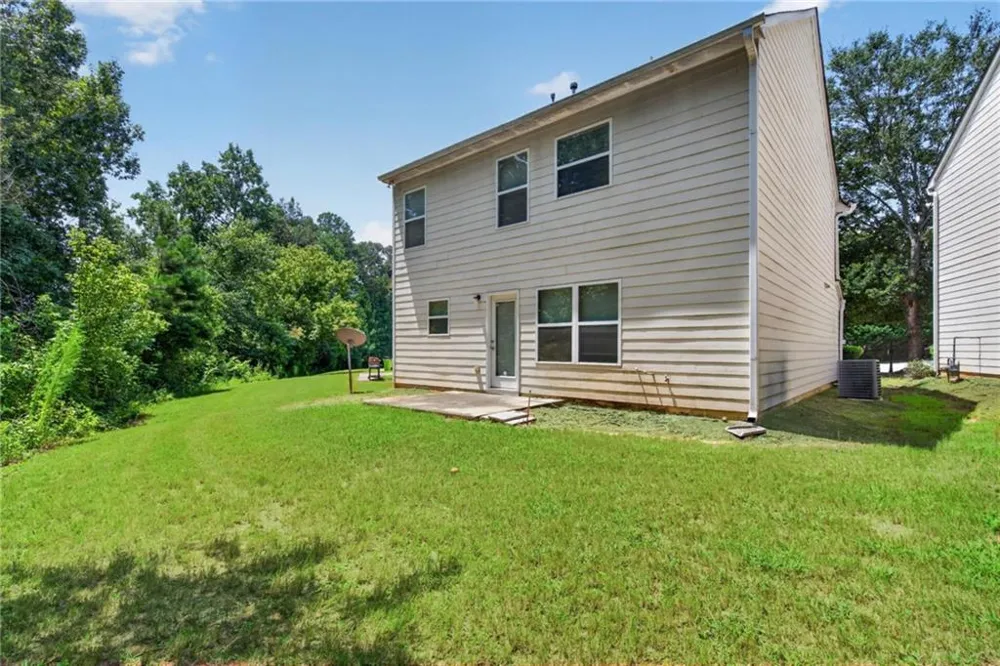 9426 Lakeview Road Union City, GA 30291