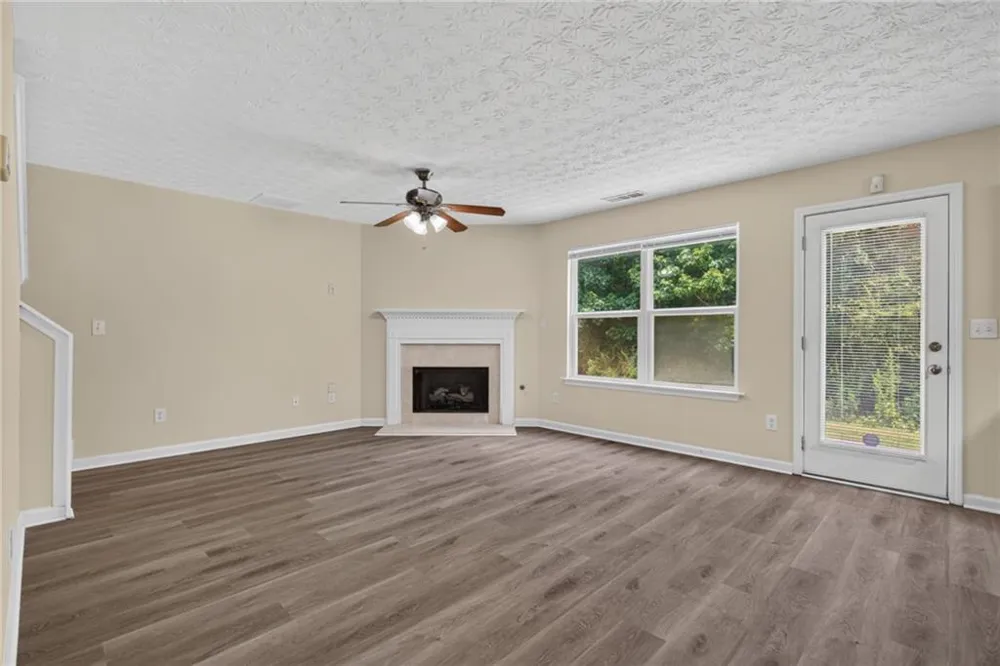 9426 Lakeview Road Union City, GA 30291