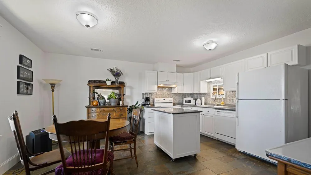 5 Providence Road Calvert, TX 77837