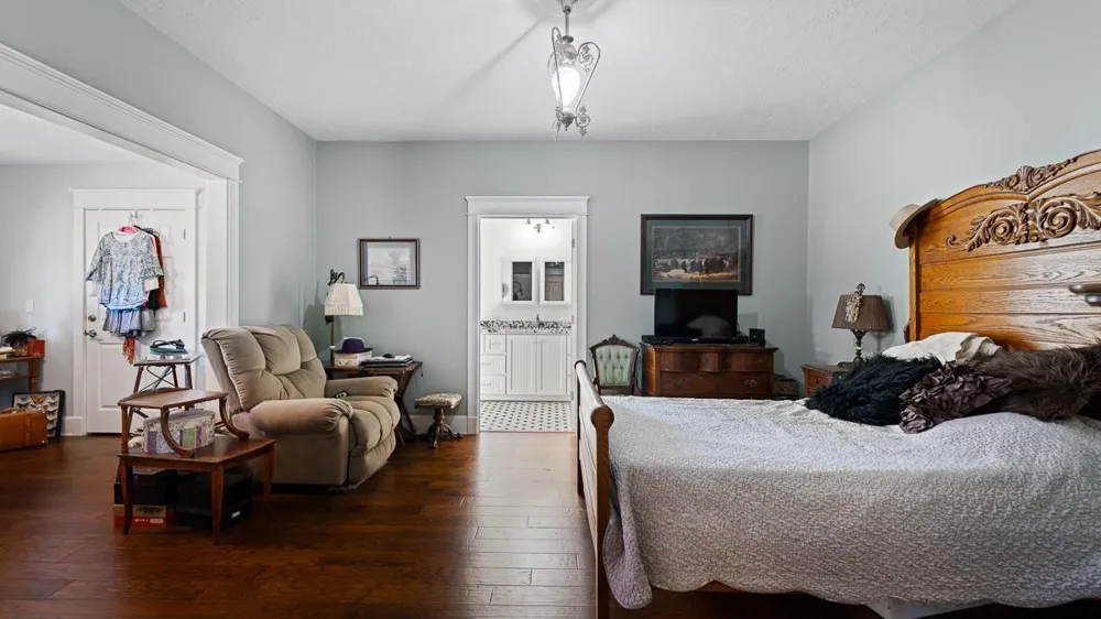 5 Providence Road Calvert, TX 77837