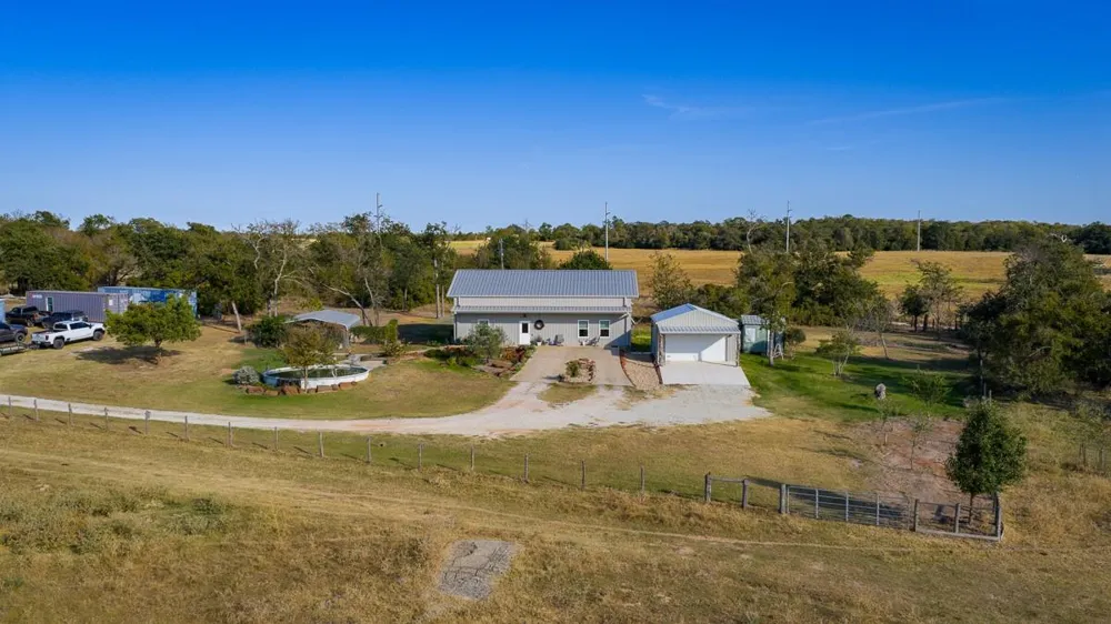 5 Providence Road Calvert, TX 77837