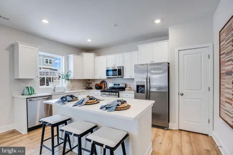 1471 LAKE GEORGE LANE