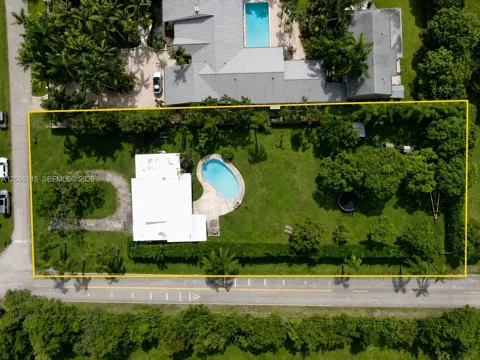 7550 SW 75th St