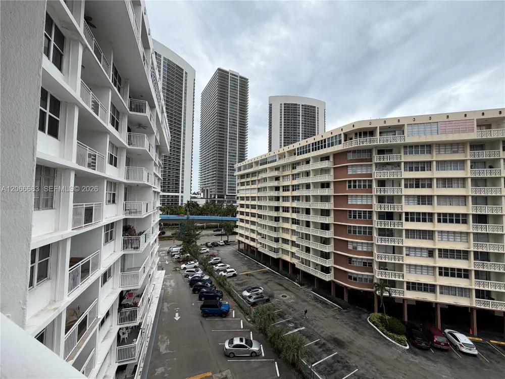 1801 S Ocean Dr #740 Hallandale Beach, FL 33009