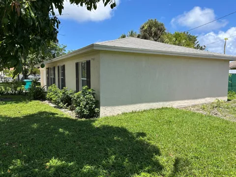 806 NW 1ST STREET