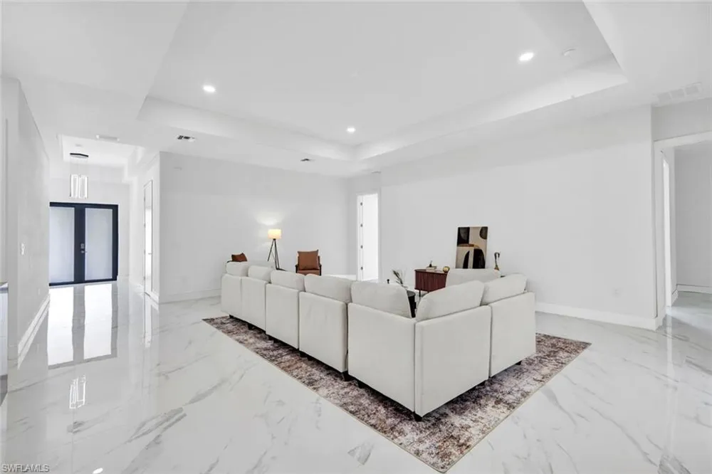 8027 Royal Circle Labelle, FL 33935