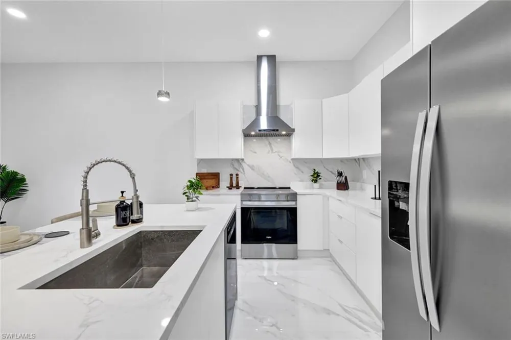 8027 Royal Circle Labelle, FL 33935