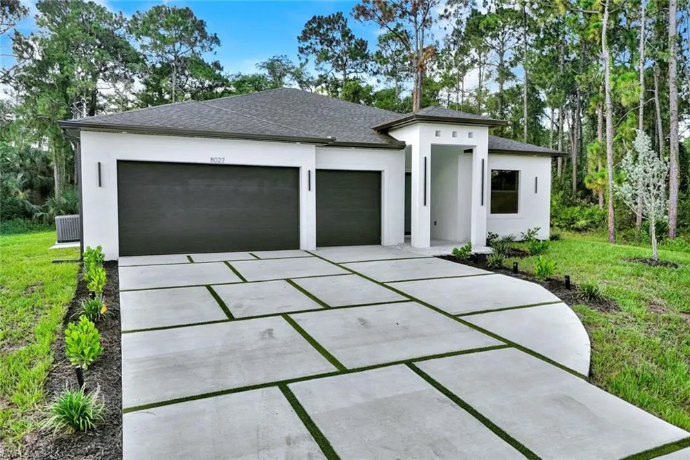 8027 Royal Circle Labelle, FL 33935