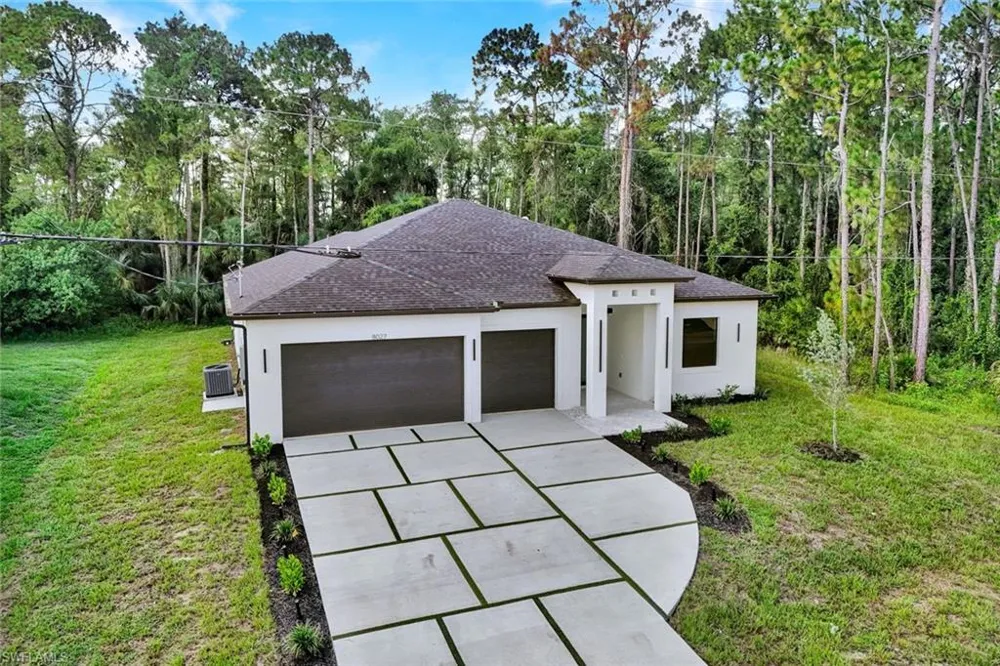 8027 Royal Circle Labelle, FL 33935