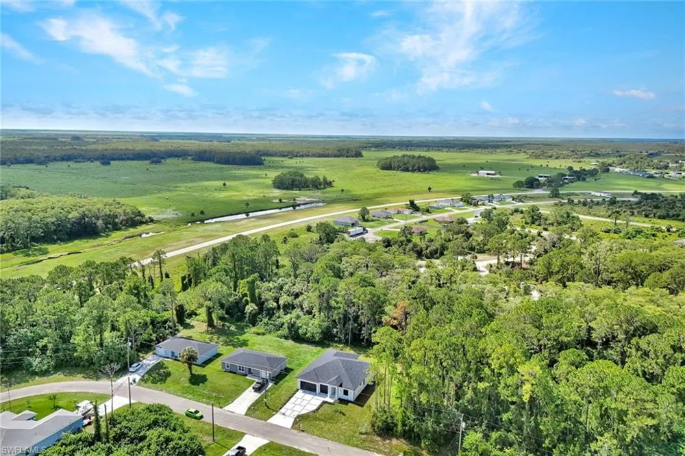 8027 Royal Circle Labelle, FL 33935