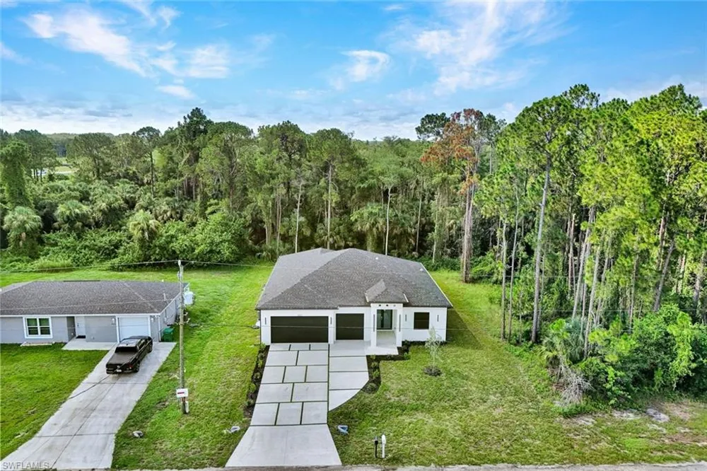 8027 Royal Circle Labelle, FL 33935