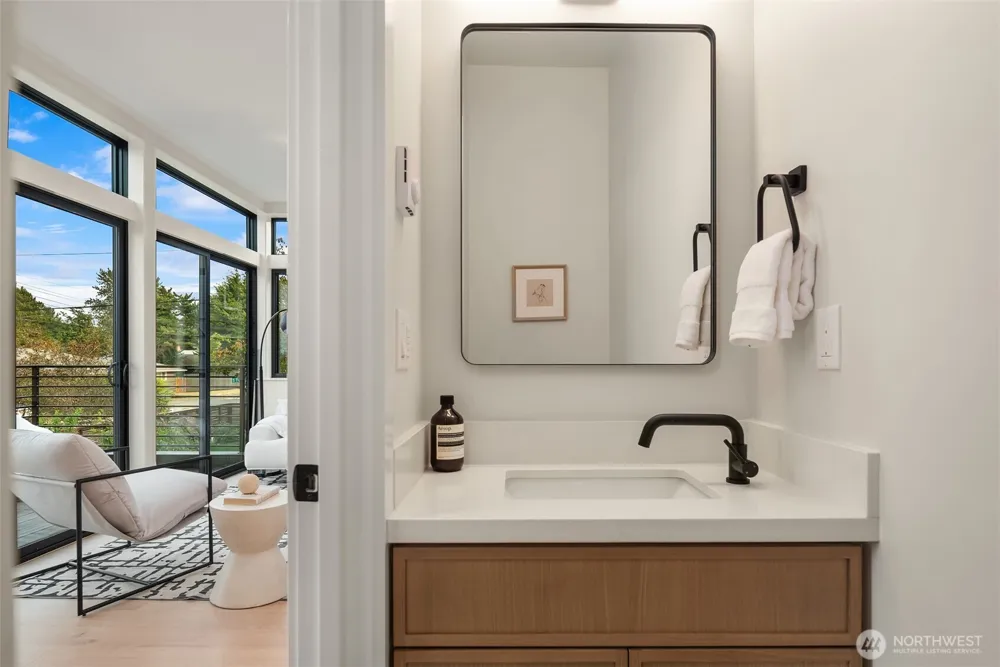 2821 Harris Place S Seattle, WA 98144