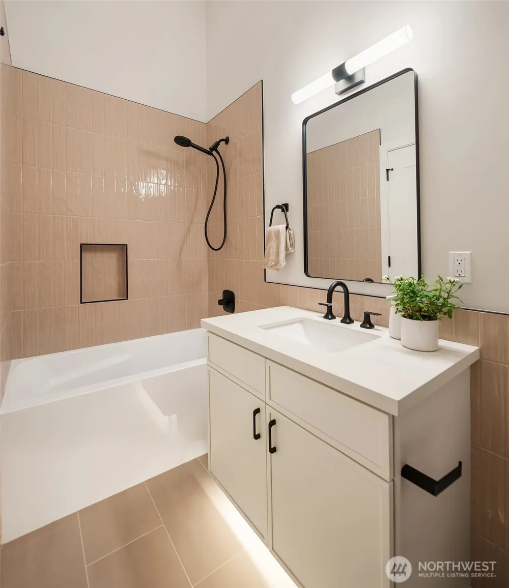 2821 Harris Place S Seattle, WA 98144