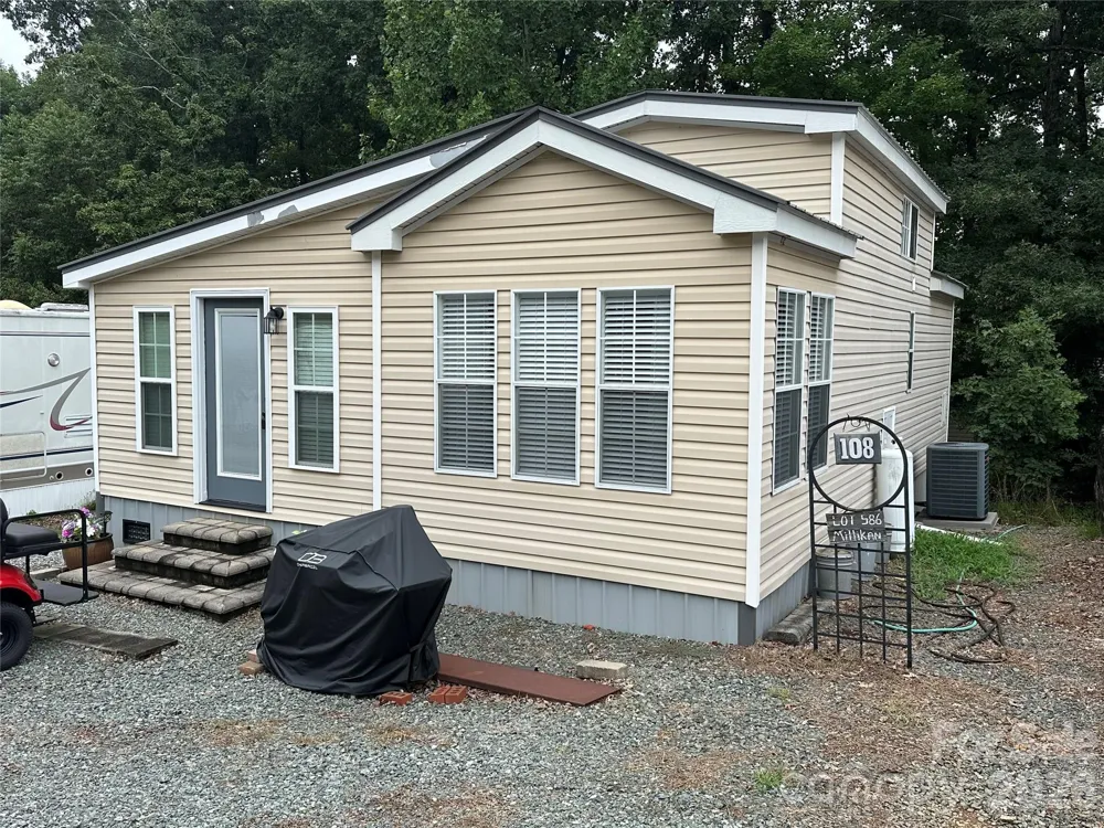 108 Hummingbird Circle New London, NC 28127