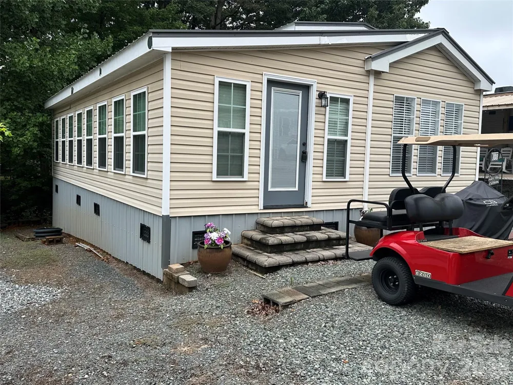 108 Hummingbird Circle New London, NC 28127