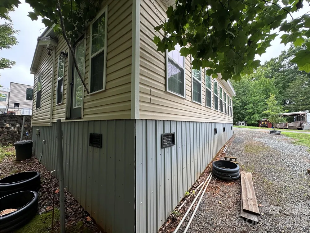 108 Hummingbird Circle New London, NC 28127