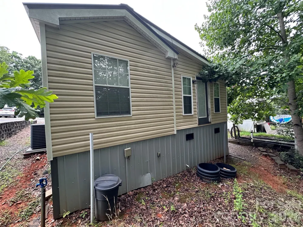 108 Hummingbird Circle New London, NC 28127