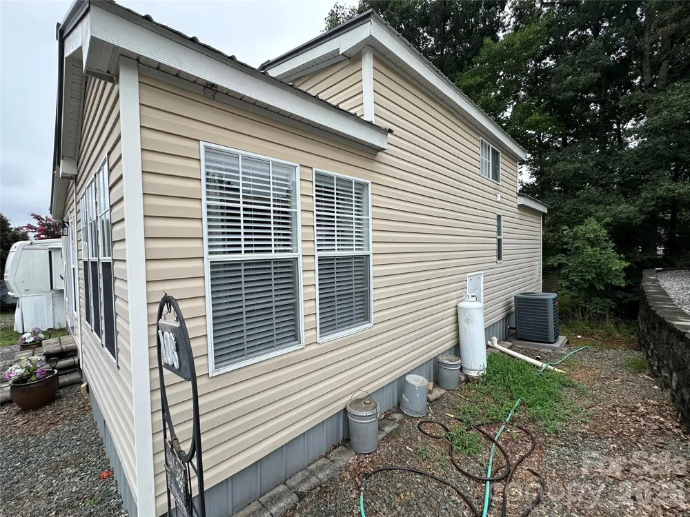 108 Hummingbird Circle New London, NC 28127