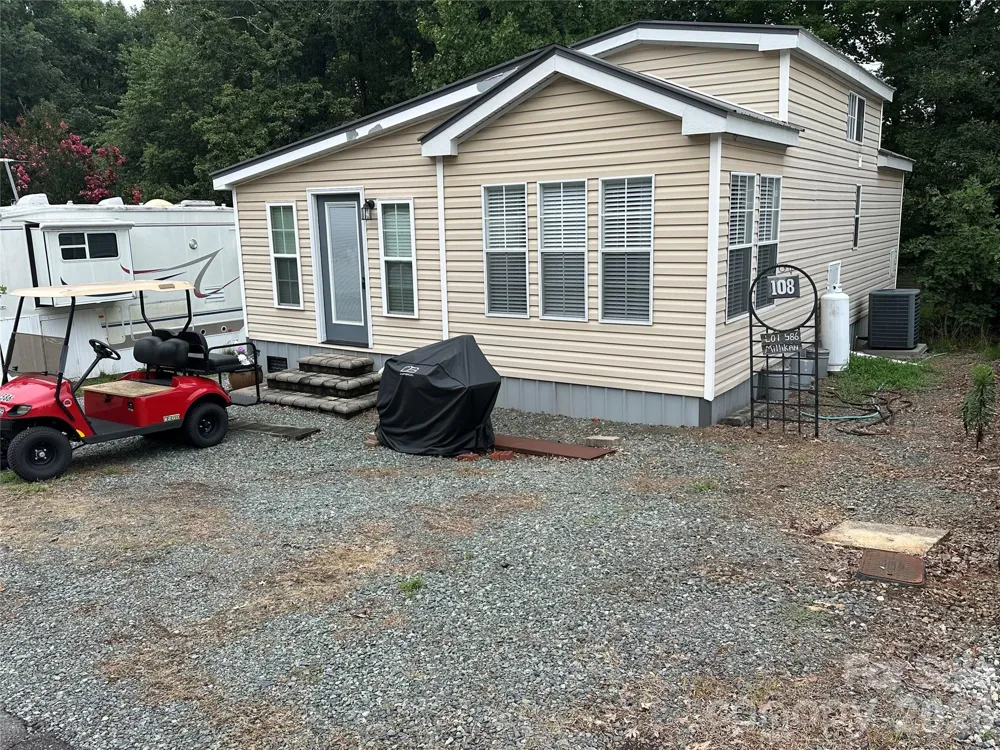 108 Hummingbird Circle New London, NC 28127