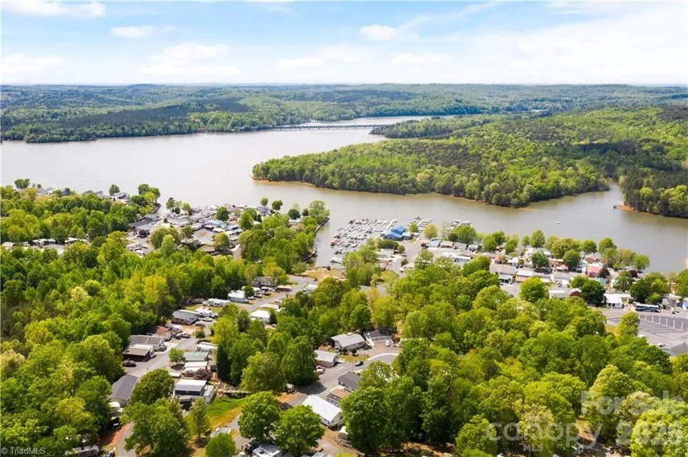 108 Hummingbird Circle New London, NC 28127