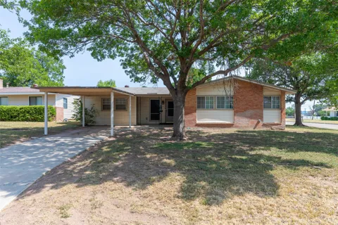 2502 Bennett Drive